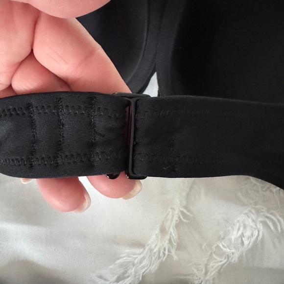 Black Bikini - Picture 6 of 8